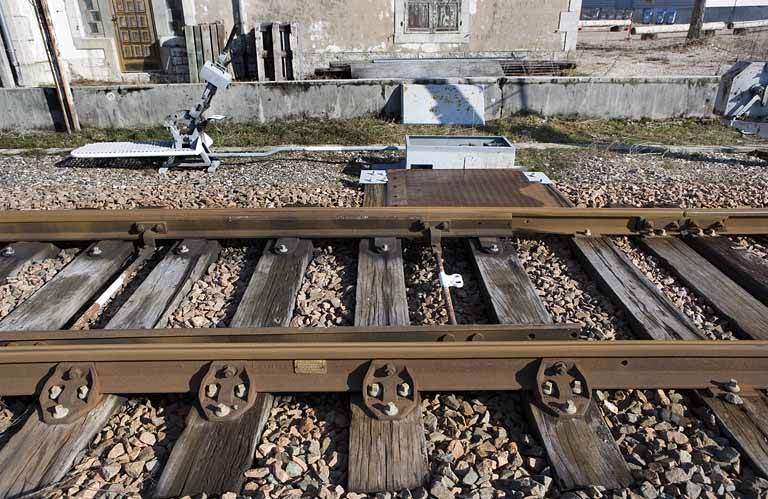 Levier de manoeuvre, système de renvoi d'angle et aiguilles. © Yves Sancey / Région Bourgogne-Franche-Comté, Inventaire du patrimoine - 2007
