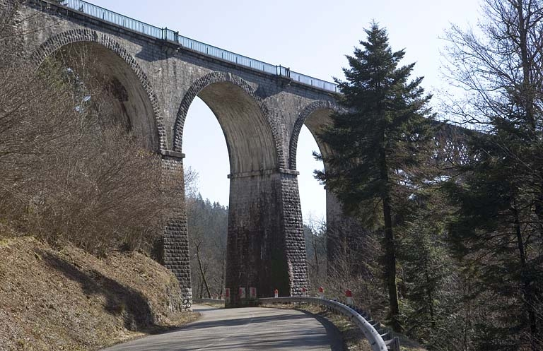 Vue d'ensemble, depuis le nord-ouest. © Yves Sancey / Région Bourgogne-Franche-Comté, Inventaire du patrimoine - 2007