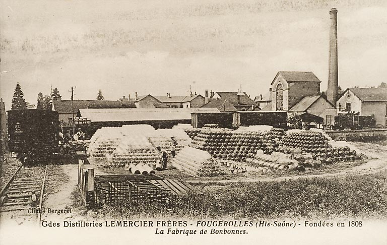 Grandes distilleries Lemercier Frères. Fougerolles [...]. La fabrique de bonbonnes. © Jérôme  Mongreville (reproduction) / Région Bourgogne-Franche-Comté, Inventaire du patrimoine - 2007
