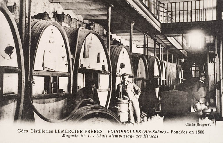 Grandes distilleries Lemercier Frères. Fougerolles [...] Magasin n° 1. Chais d'emplissage des kirschs. © Jérôme  Mongreville (reproduction) / Région Bourgogne-Franche-Comté, Inventaire du patrimoine - 2007