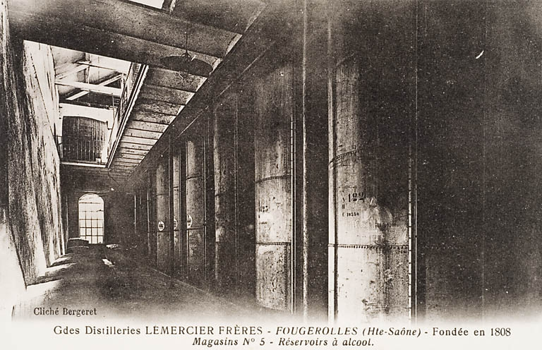 Grandes distilleries Lemercier Frères. Fougerolles [...] Magasins n° 5. Réservoirs à alcool. © Jérôme  Mongreville (reproduction) / Région Bourgogne-Franche-Comté, Inventaire du patrimoine - 2007