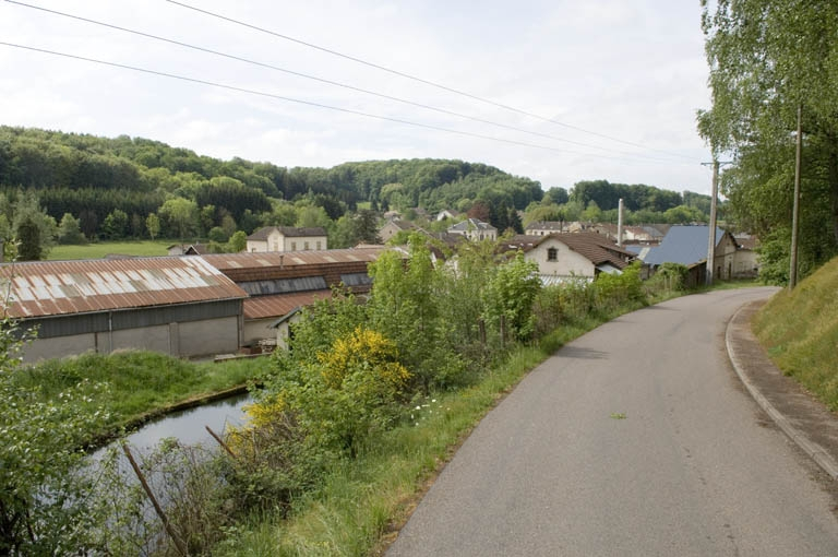 Ateliers de fabrication et bâtiment d'eau depuis le nord-est. © Jérôme Mongreville / Région Bourgogne-Franche-Comté, Inventaire du patrimoine - 2007