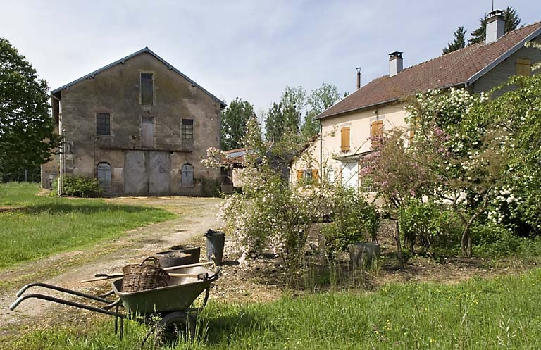 Atelier de filature et logement depuis l'est. © Jérôme Mongreville / Région Bourgogne-Franche-Comté, Inventaire du patrimoine - 2007