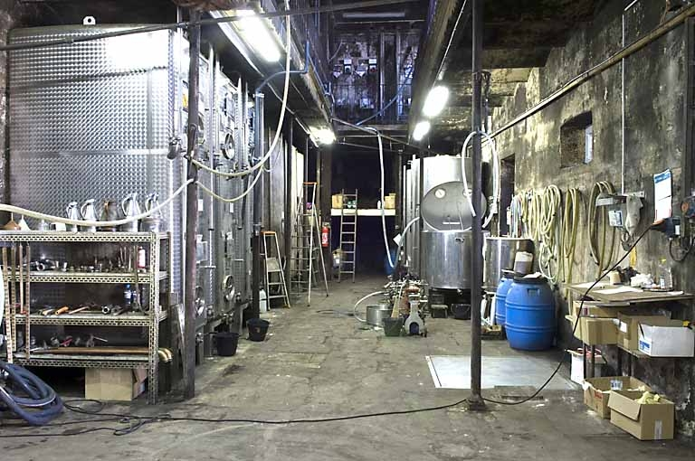 Cuverie. Installations récentes. © Jérôme Mongreville / Région Bourgogne-Franche-Comté, Inventaire du patrimoine - 2007