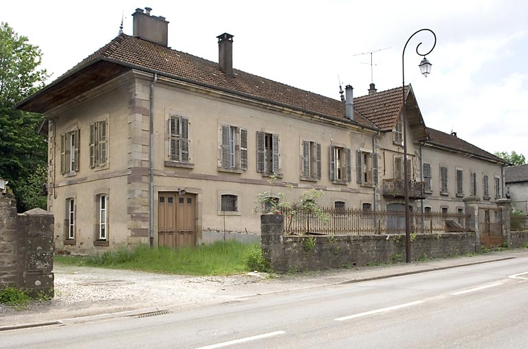Vue d'ensemble depuis la rue. © Jérôme Mongreville / Région Bourgogne-Franche-Comté, Inventaire du patrimoine - 2007
