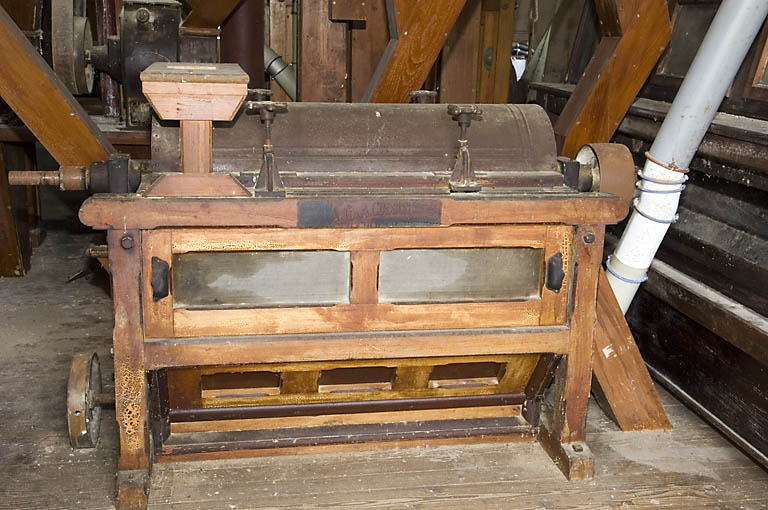 Deuxième étage. Bluterie Cusson Frères. Vue de face. © Jérôme Mongreville / Région Bourgogne-Franche-Comté, Inventaire du patrimoine - 2007