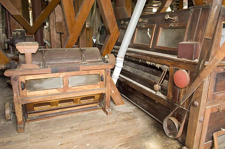 Deuxième étage. Bluterie Cusson Frères et sasseur. © Jérôme Mongreville / Région Bourgogne-Franche-Comté, Inventaire du patrimoine - 2007