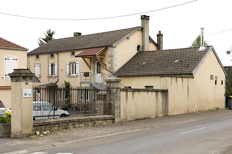 Ancien atelier de fabrication vu de trois quarts. © Jérôme Mongreville / Région Bourgogne-Franche-Comté, Inventaire du patrimoine - 2007
