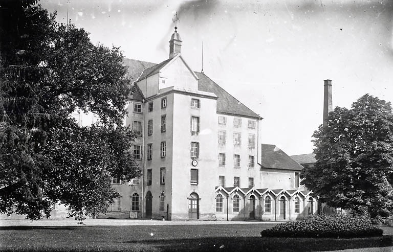 Elévation ouest de l'ancienne filature. © Jérôme  Mongreville (reproduction) / Région Bourgogne-Franche-Comté, Inventaire du patrimoine - 2007