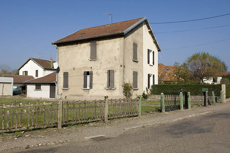 Maison double à étage (rue Jean Jaurès). © Jérôme Mongreville / Région Bourgogne-Franche-Comté, Inventaire du patrimoine - 2007 Maison double à étage (rue Jean Jaurès). © Jérôme Mongreville / Région Bourgogne-Franche-Comté, Inventaire du patrimoine - 2007