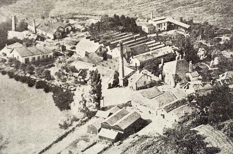 Les tréfileries du Beuchot [vue aérienne de l'usine]. © Jérôme  Mongreville (reproduction) / Région Bourgogne-Franche-Comté, Inventaire du patrimoine - 2007