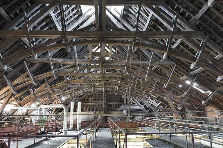 Atelier des fours. Vue du comble depuis la croupe nord. © Jérôme Mongreville / Région Bourgogne-Franche-Comté, Inventaire du patrimoine - 2007