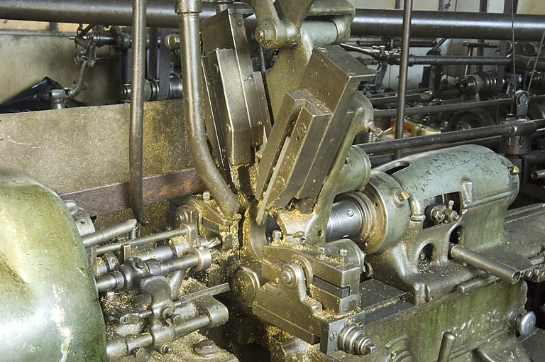 Tour à décolleter 10 HS Jos. Petermann (K). Détail. © Jérôme Mongreville / Région Bourgogne-Franche-Comté, Inventaire du patrimoine - 2008