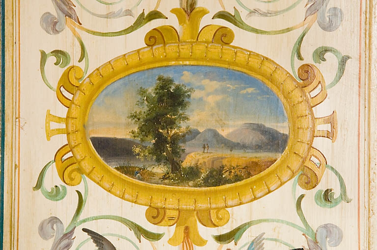 Cabinet : détail d'un décor de porte, paysage avec montagnes, vue rapprochée. © Jérôme Mongreville / Région Bourgogne-Franche-Comté, Inventaire du patrimoine - 2008