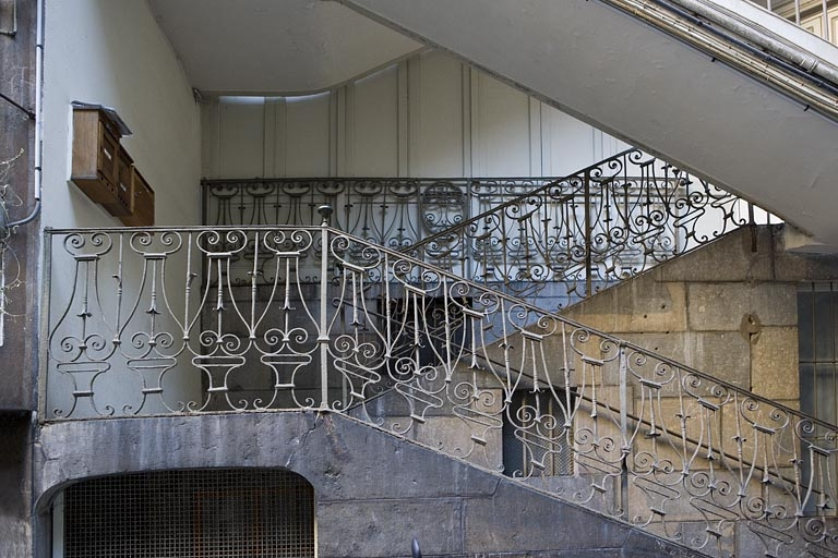 Détail de la ferronnerie de l'escalier à cage ouverte. © Yves Sancey / Région Bourgogne-Franche-Comté, Inventaire du patrimoine - 2008