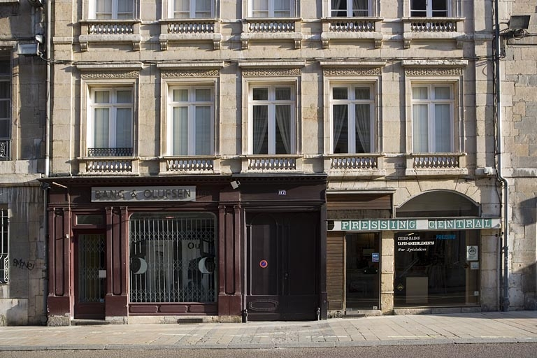 Logis principal, façade sur rue : détail du rez-de-chaussée. © Yves Sancey / Région Bourgogne-Franche-Comté, Inventaire du patrimoine - 2008