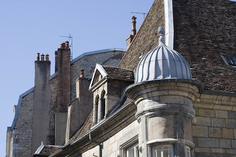 Détail des matériaux de couverture de l'oriel et du logis. © Yves Sancey / Région Bourgogne-Franche-Comté, Inventaire du patrimoine - 2008