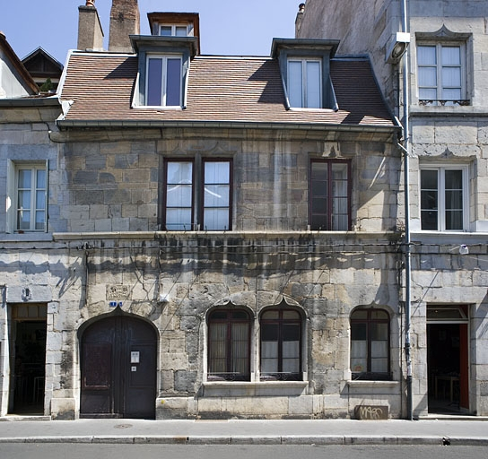 Vue d'ensemble de la façade sur rue : de face. © Yves Sancey / Région Bourgogne-Franche-Comté, Inventaire du patrimoine - 2008