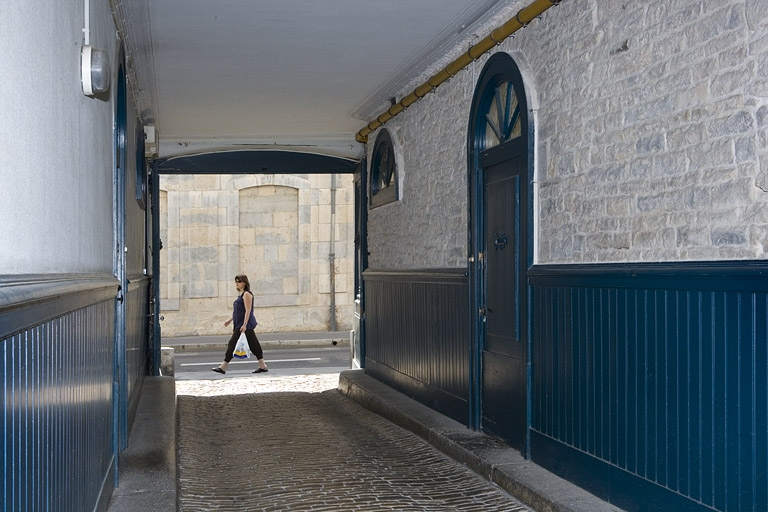 Vue du passage cocher depuis la cour. © Yves Sancey / Région Bourgogne-Franche-Comté, Inventaire du patrimoine - 2008