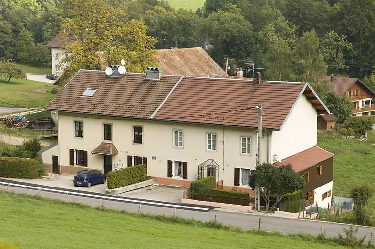 Immeuble à logements au bord de la rue des Forges. © Jérôme Mongreville / Région Bourgogne-Franche-Comté, Inventaire du patrimoine - 2008