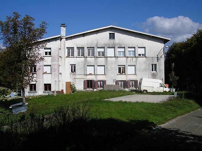 Vue de la façade latérale. © Marie-Pierre Reynet / Région Bourgogne-Franche-Comté, Inventaire du patrimoine - 2008