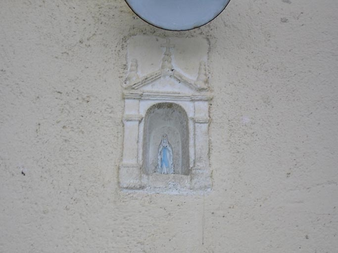 Vue de la niche avec statuette de la Vierge. © Marie-Pierre Reynet / Région Bourgogne-Franche-Comté, Inventaire du patrimoine - 2008