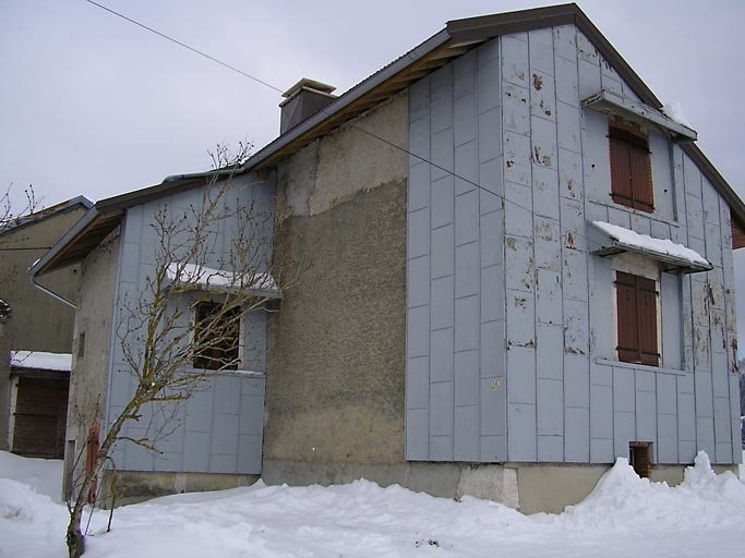 Vue du pignon sud-ouest. © Marie-Pierre Reynet / Région Bourgogne-Franche-Comté, Inventaire du patrimoine - 2008