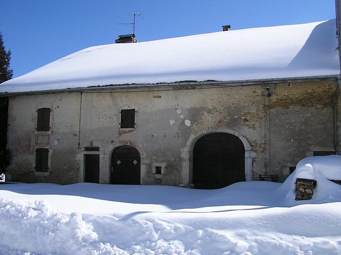 Vue générale de la façade antérieure. © Marie-Pierre Reynet / Région Bourgogne-Franche-Comté, Inventaire du patrimoine - 2008