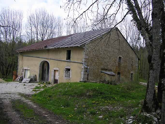Vue générale de trois quarts. © Marie-Pierre Reynet / Région Bourgogne-Franche-Comté, Inventaire du patrimoine - 2008