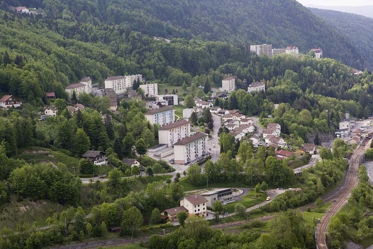 Les quartiers de Villedieu et Sur le Puits, depuis le viaduc des Crottes. © Yves Sancey / Région Bourgogne-Franche-Comté, Inventaire du patrimoine - 2008 Les quartiers de Villedieu et Sur le Puits, depuis le viaduc des Crottes. © Yves Sancey / Région Bourgogne-Franche-Comté, Inventaire du patrimoine - 2008