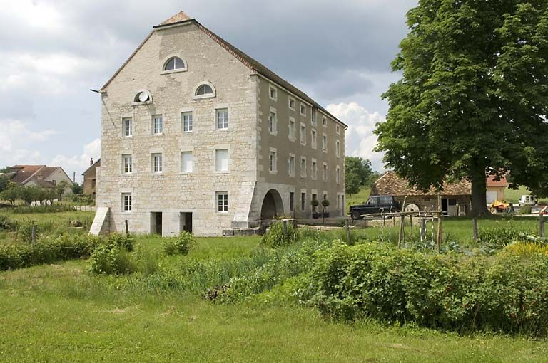 Vue rapprochée depuis le sud-est. © Jérôme Mongreville / Région Bourgogne-Franche-Comté, Inventaire du patrimoine - 2008 Vue rapprochée depuis le sud-est. © Jérôme Mongreville / Région Bourgogne-Franche-Comté, Inventaire du patrimoine - 2008