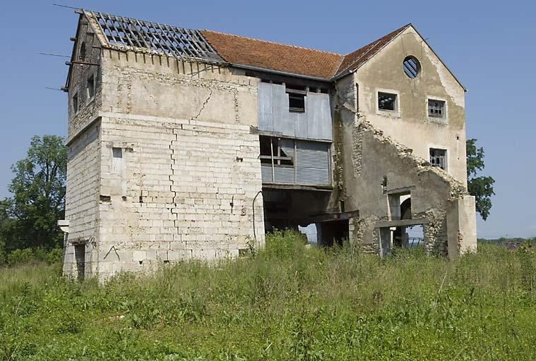 Vue depuis le sud-ouest. © Jérôme Mongreville / Région Bourgogne-Franche-Comté, Inventaire du patrimoine - 2008