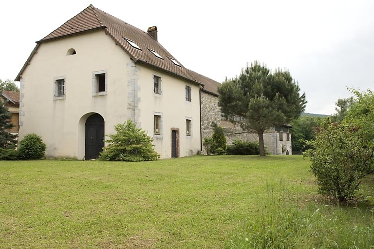 Le moulin vu de trois quarts. © Jérôme Mongreville / Région Bourgogne-Franche-Comté, Inventaire du patrimoine - 2008