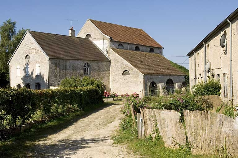 Vue d'ensemble depuis le nord-est. © Jérôme Mongreville / Région Bourgogne-Franche-Comté, Inventaire du patrimoine - 2008
