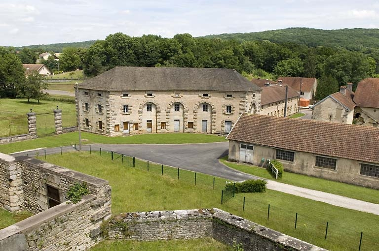 Vue plongeante depuis le sud. © Jérôme Mongreville / Région Bourgogne-Franche-Comté, Inventaire du patrimoine - 2008