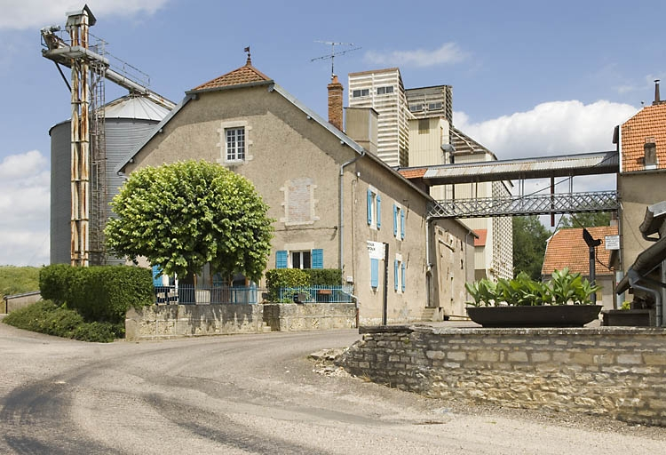 Silos et magasin industriel. © Jérôme Mongreville / Région Bourgogne-Franche-Comté, Inventaire du patrimoine - 2008