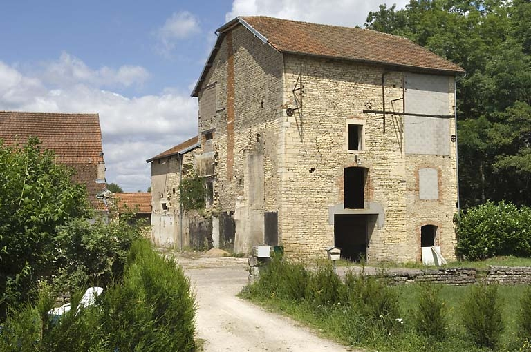 Le haut fourneau vu depuis le sud-ouest. © Jérôme Mongreville / Région Bourgogne-Franche-Comté, Inventaire du patrimoine - 2008