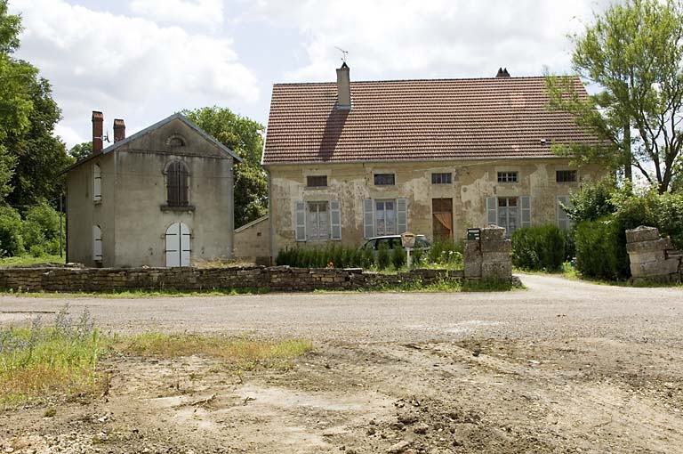 Bureau (?) et logement patronal. © Jérôme Mongreville / Région Bourgogne-Franche-Comté, Inventaire du patrimoine - 2008