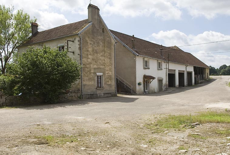 Logement et halle à charbon (remaniée). © Jérôme Mongreville / Région Bourgogne-Franche-Comté, Inventaire du patrimoine - 2008