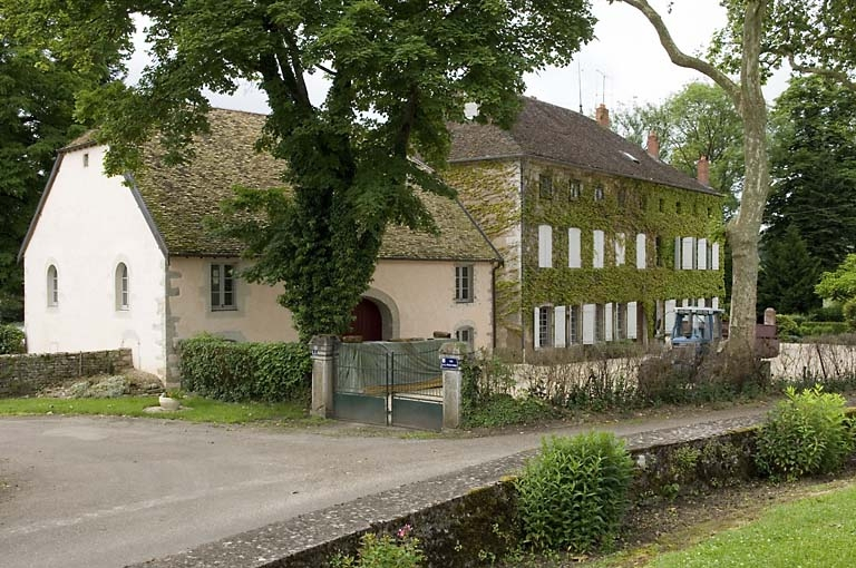 Remise, écurie et logement patronal. © Jérôme Mongreville / Région Bourgogne-Franche-Comté, Inventaire du patrimoine - 2008