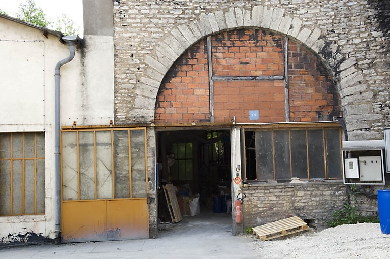 Vestiges du bâtiment du haut fourneau (?). © Jérôme Mongreville / Région Bourgogne-Franche-Comté, Inventaire du patrimoine - 2008