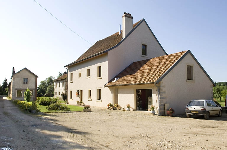 Vue d'ensemble depuis le nord-ouest. © Jérôme Mongreville / Région Bourgogne-Franche-Comté, Inventaire du patrimoine - 2008