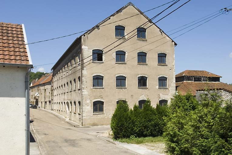 Vue d'ensemble depuis le sud-est. © Jérôme Mongreville / Région Bourgogne-Franche-Comté, Inventaire du patrimoine - 2008
