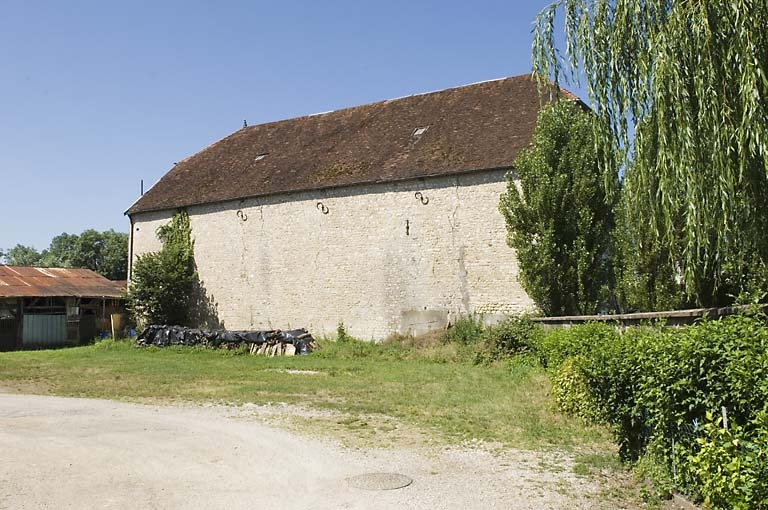 Façade est du haut fourneau. © Jérôme Mongreville / Région Bourgogne-Franche-Comté, Inventaire du patrimoine - 2008