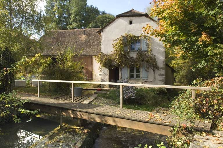 Vue d'ensemble depuis l'est. © Jérôme Mongreville / Région Bourgogne-Franche-Comté, Inventaire du patrimoine - 2008