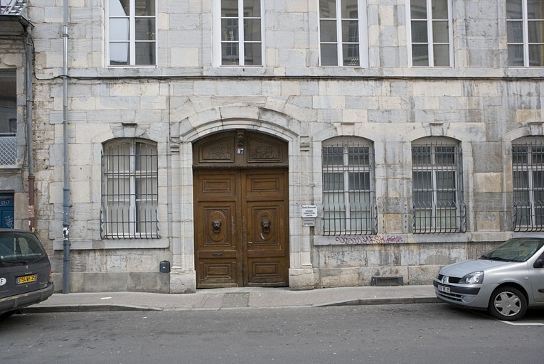 Détail du rez-de-chaussée de la façade principale. © Yves Sancey / Région Bourgogne-Franche-Comté, Inventaire du patrimoine - 2009