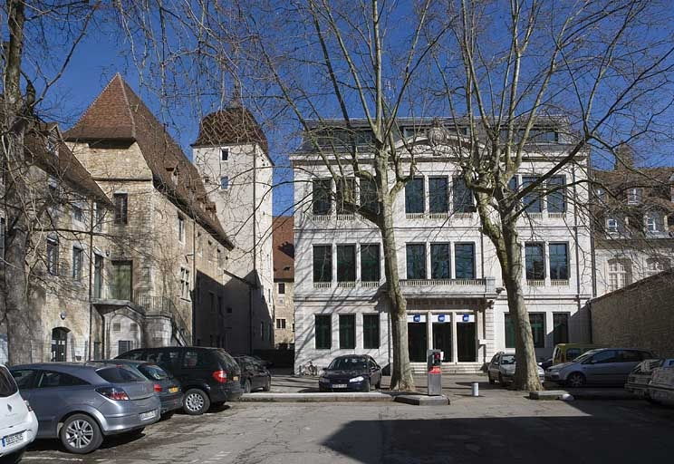 Vue d'ensemble, de face. © Yves Sancey / Région Bourgogne-Franche-Comté, Inventaire du patrimoine - 2009 Vue d'ensemble, de face. © Yves Sancey / Région Bourgogne-Franche-Comté, Inventaire du patrimoine - 2009