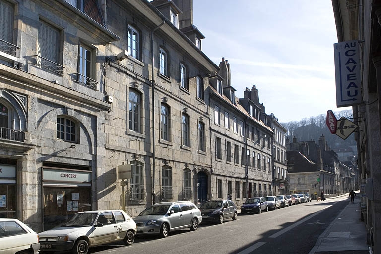 Vue d'ensemble de trois quarts gauche. © Yves Sancey / Région Bourgogne-Franche-Comté, Inventaire du patrimoine - 2009