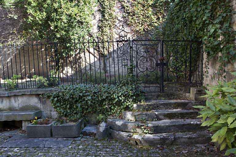 Détail de la grille du jardin en fer forgé. © Yves Sancey / Région Bourgogne-Franche-Comté, Inventaire du patrimoine - 2009