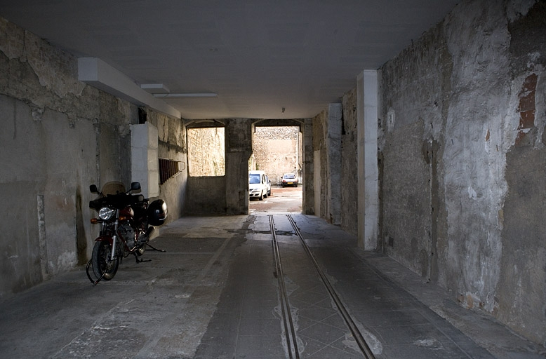 Vue de l'intérieur du rez-de-chaussée du logis secondaire : ancien atelier de l'entreprise Zani. © Yves Sancey / Région Bourgogne-Franche-Comté, Inventaire du patrimoine - 2009